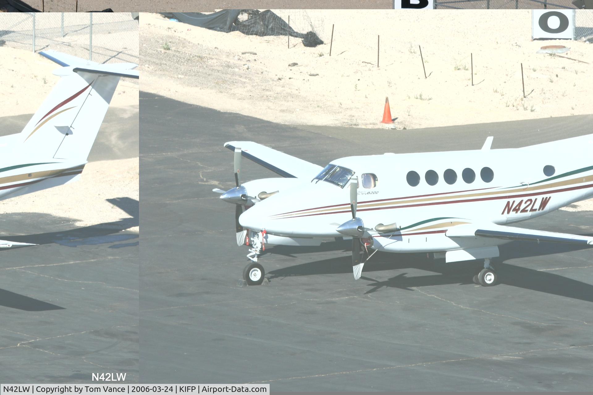 N42LW, 2000 Beechcraft B200 Super King Air C/N BB-1688, caught on the ramp at Laughlin-Bullhead City, AZ