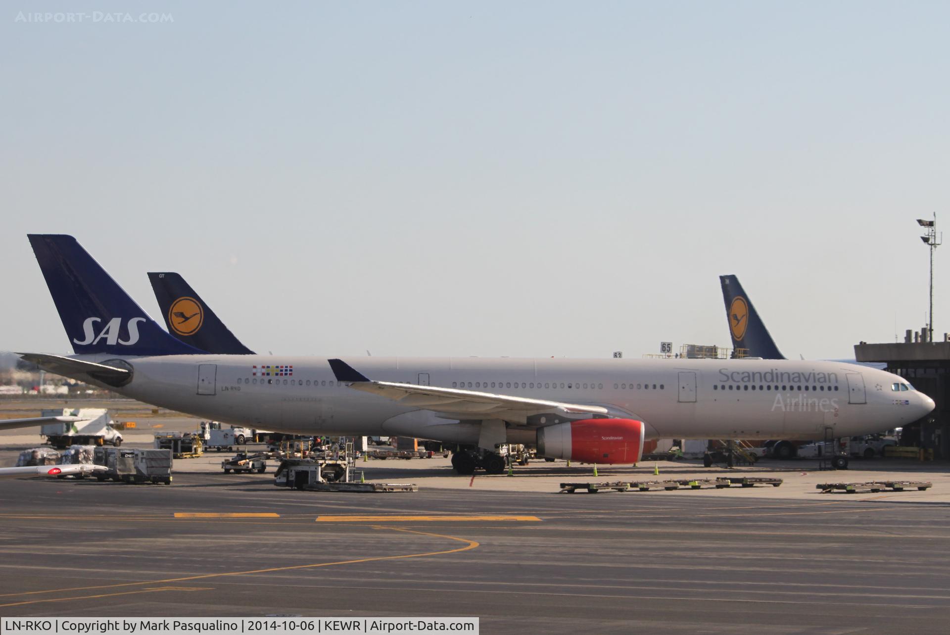 LN-RKO, 2003 Airbus A330-343X C/N 515, Airbus A330-300