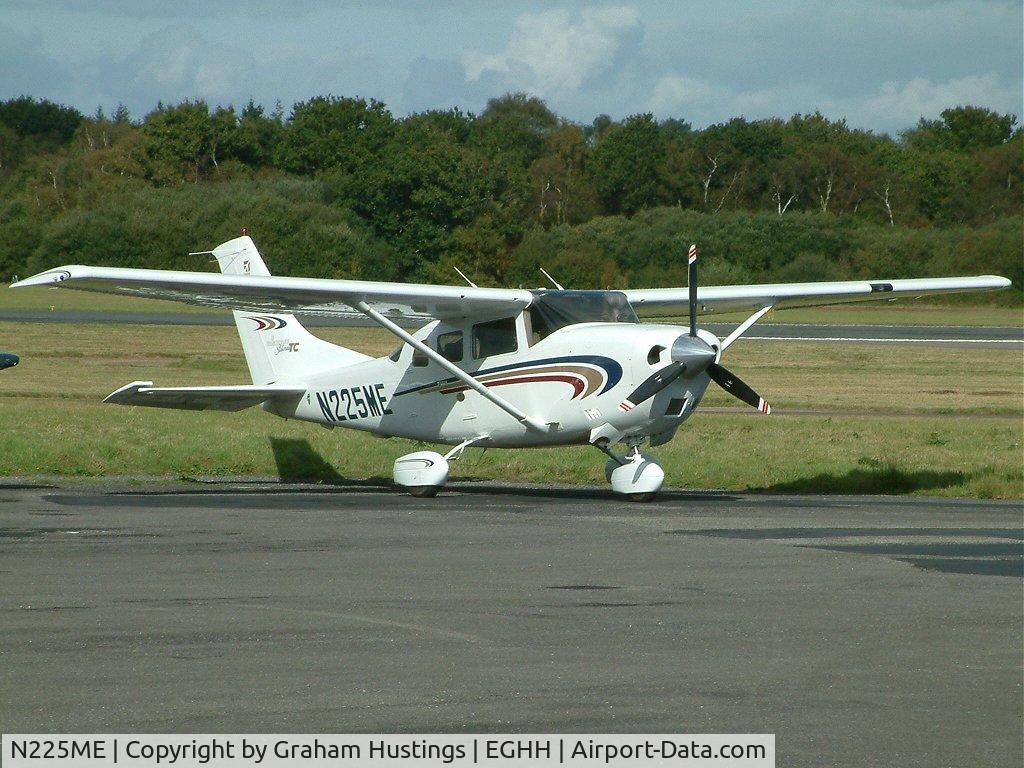 N225ME, 2000 Cessna T206H Turbo Stationair C/N T20608190, Parked up at BOH Handling
