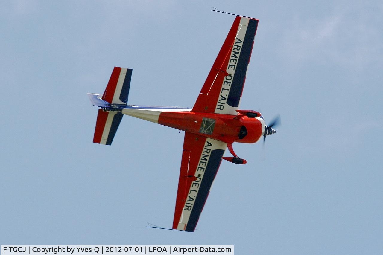 F-TGCJ, Extra EA-330SC C/N 05, Extra EA-330SC, Solo display, Avord Air Base 702 (LFOA)  Open day 2012