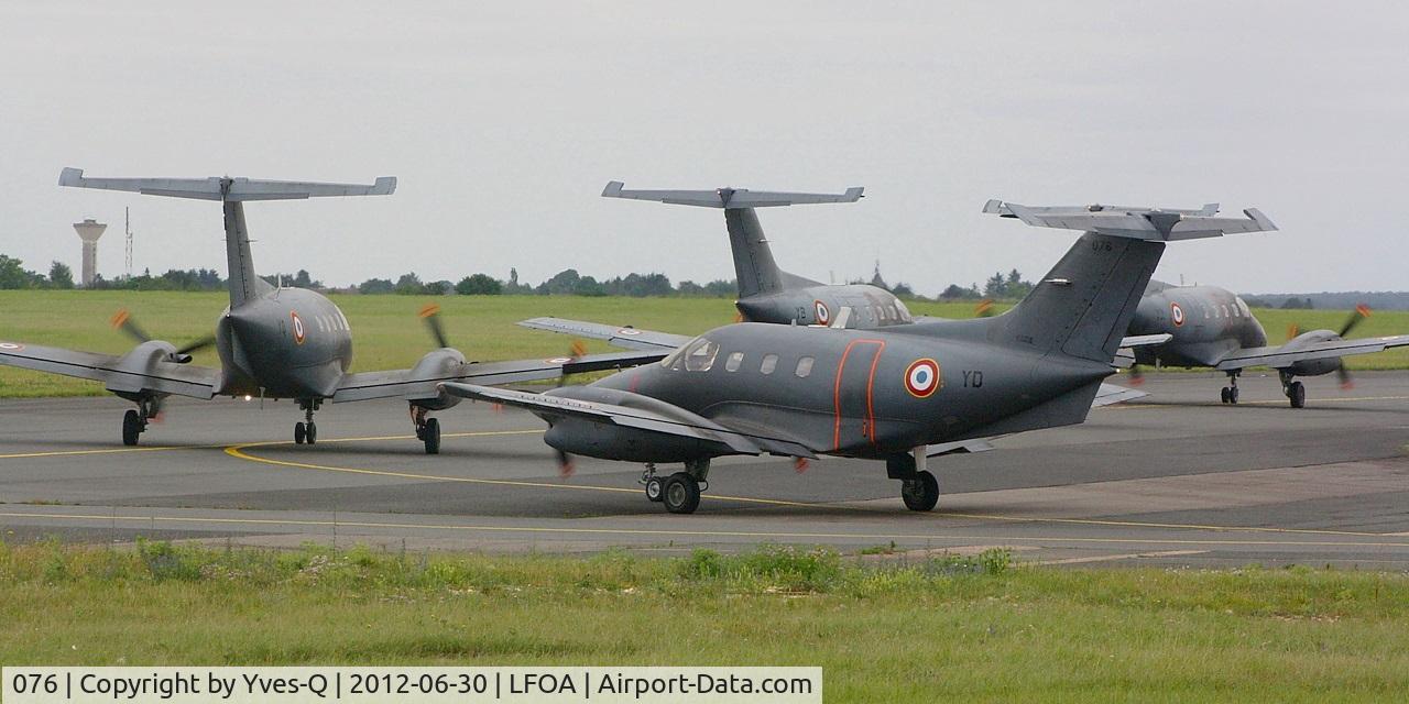 076, Embraer EMB-121AA Xingu C/N 121076, Embraer EMB-121AA Xingu, Taxiing before take off,  Avord Air Base 702 (LFOA)  Open day in june 2012