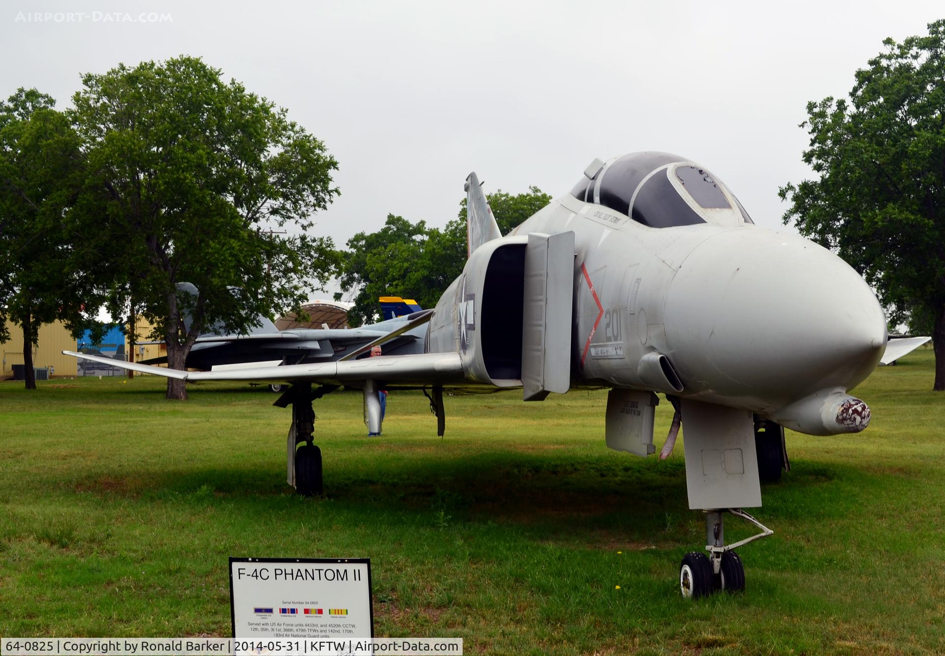 64-0825, 1964 McDonnell F-4C Phantom II C/N 1162, F-4C painted in US Navy colors Fort Worth Aviation Museum