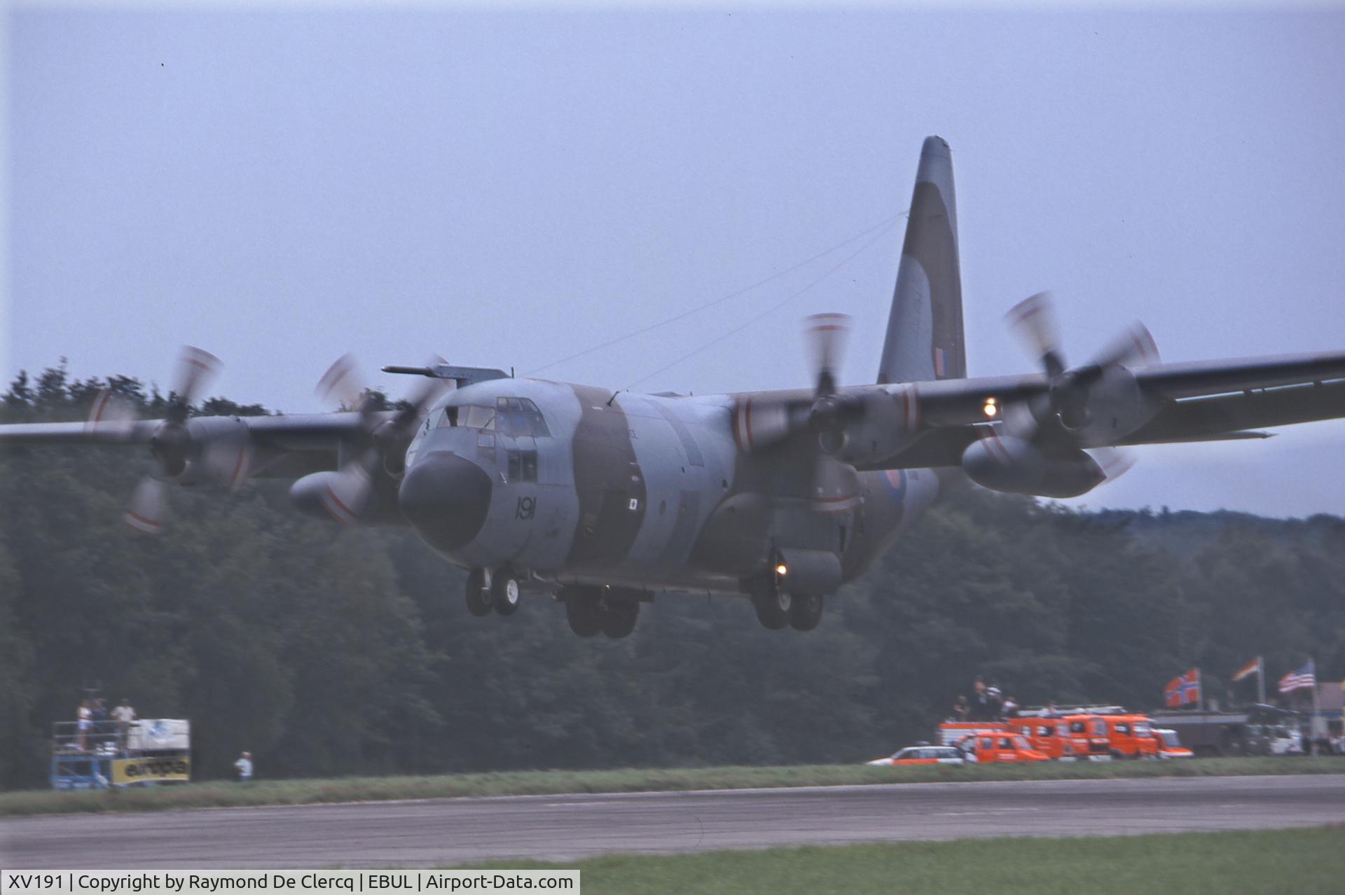 XV191, 1967 Lockheed C-130K Hercules C.1 C/N 382-4211, Landing at the Ursel Airshow in July 1997.