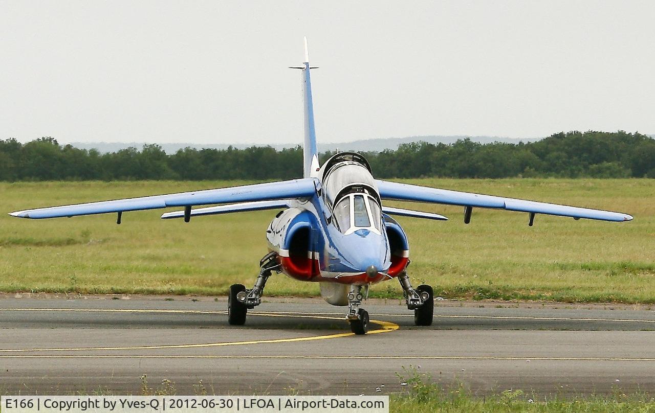 E166, Dassault-Dornier Alpha Jet E C/N E166, Dassault Dornier Alphajet (F-UHRW), Athos 06 of Patrouille de France 2012, Avord Air Base 702 (LFOA) Open day 2012