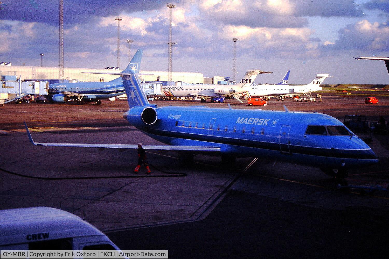OY-MBR, 1998 Canadair CRJ-200LR (CL-600-2B19) C/N 7248, OY-MBR in CPH 2001-06