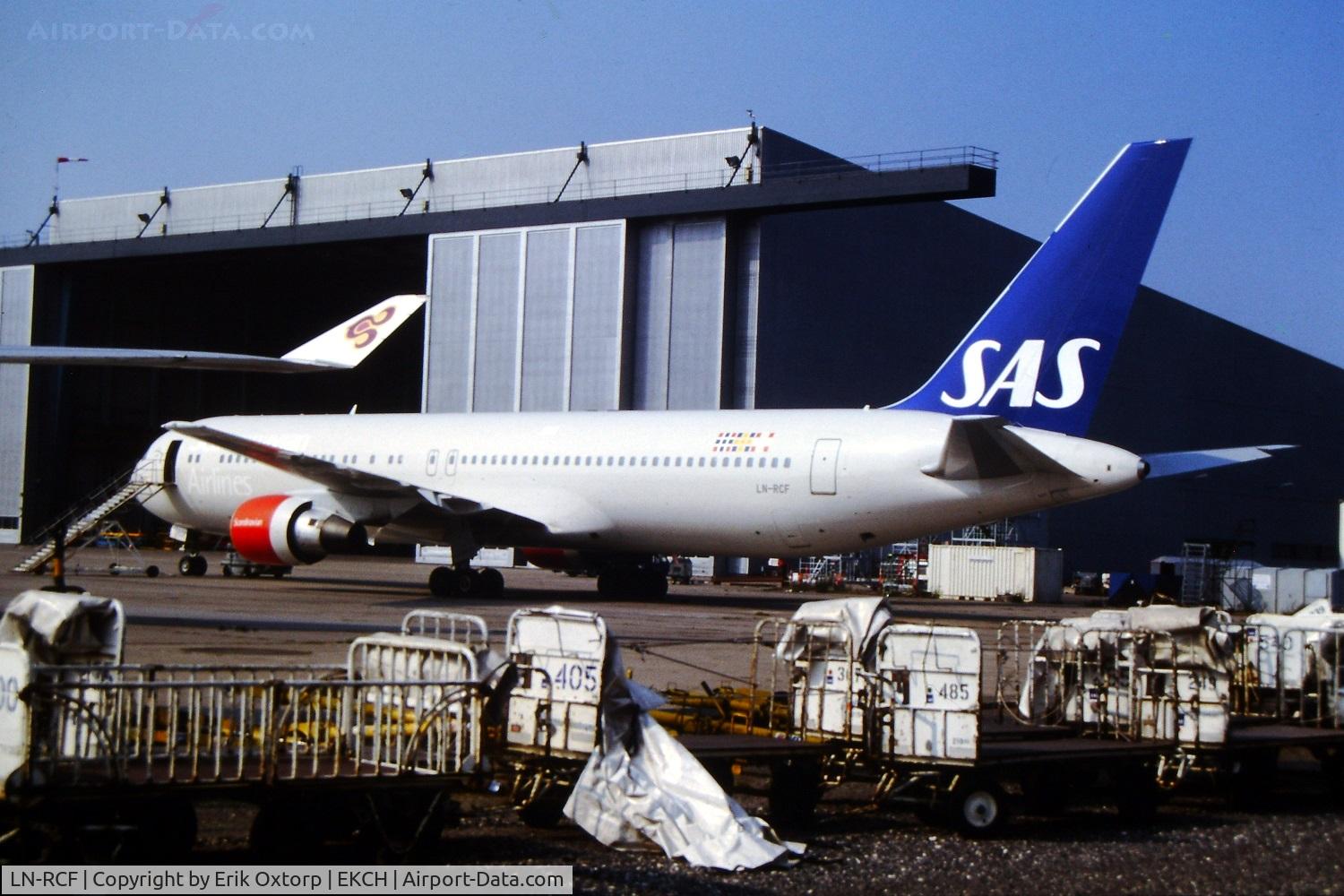 LN-RCF, 1990 Boeing 767-383/ER C/N 24849, LN-RCF in CPH 2002-09