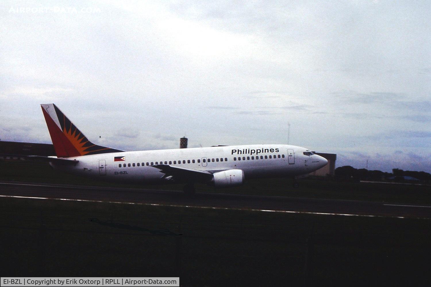 EI-BZL, 1990 Boeing 737-3Y0 C/N 24680, EI-BZL in MNL 1992-06