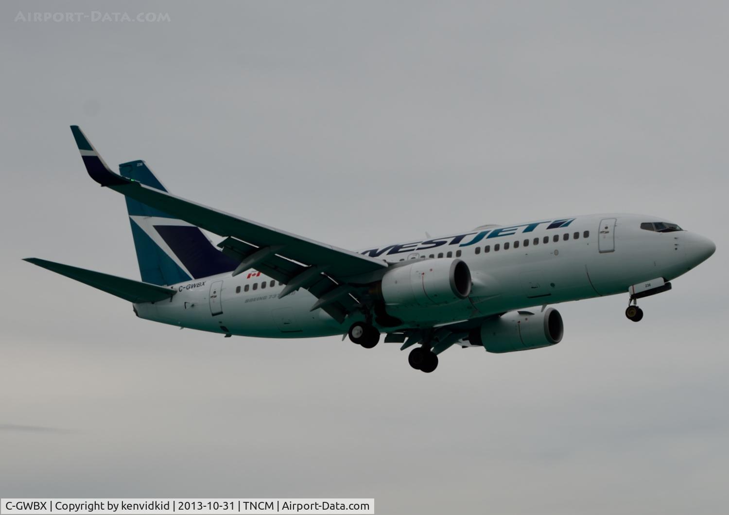 C-GWBX, 2005 Boeing 737-7CT C/N 34156, On short finals to St Maarten.