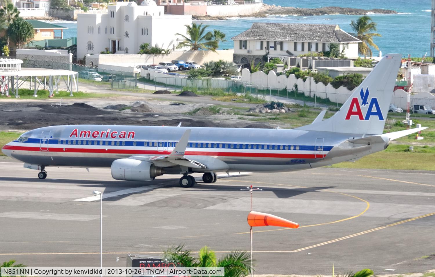 N851NN, 2010 Boeing 737-823 C/N 29556, Departing St Maarten.