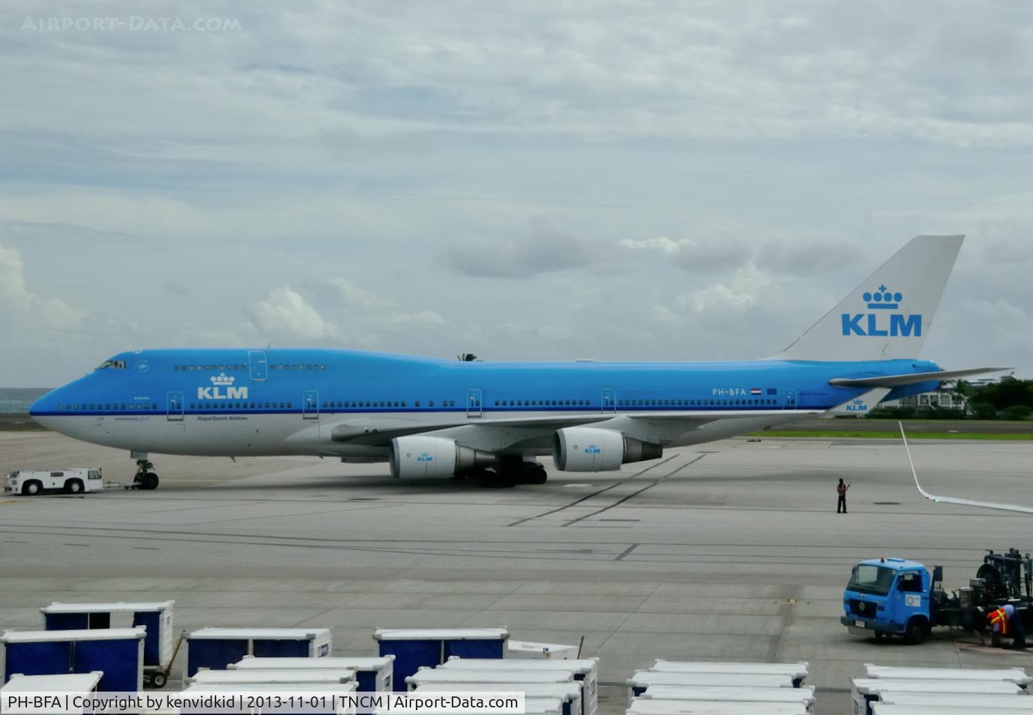 PH-BFA, 1989 Boeing 747-406 C/N 23999, Taxiing in at St Maarten.