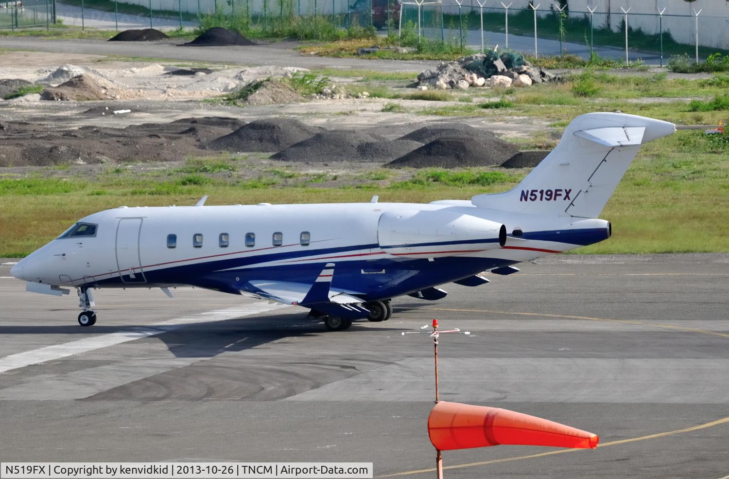 N519FX, 2005 Bombardier Challenger 300 (BD-100-1A10) C/N 20055, Departing St Maarten.