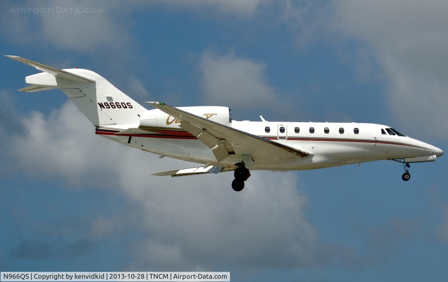 N966QS, 2001 Cessna 750 Citation X Citation X C/N 750-0166, On short finals to St Maarten.