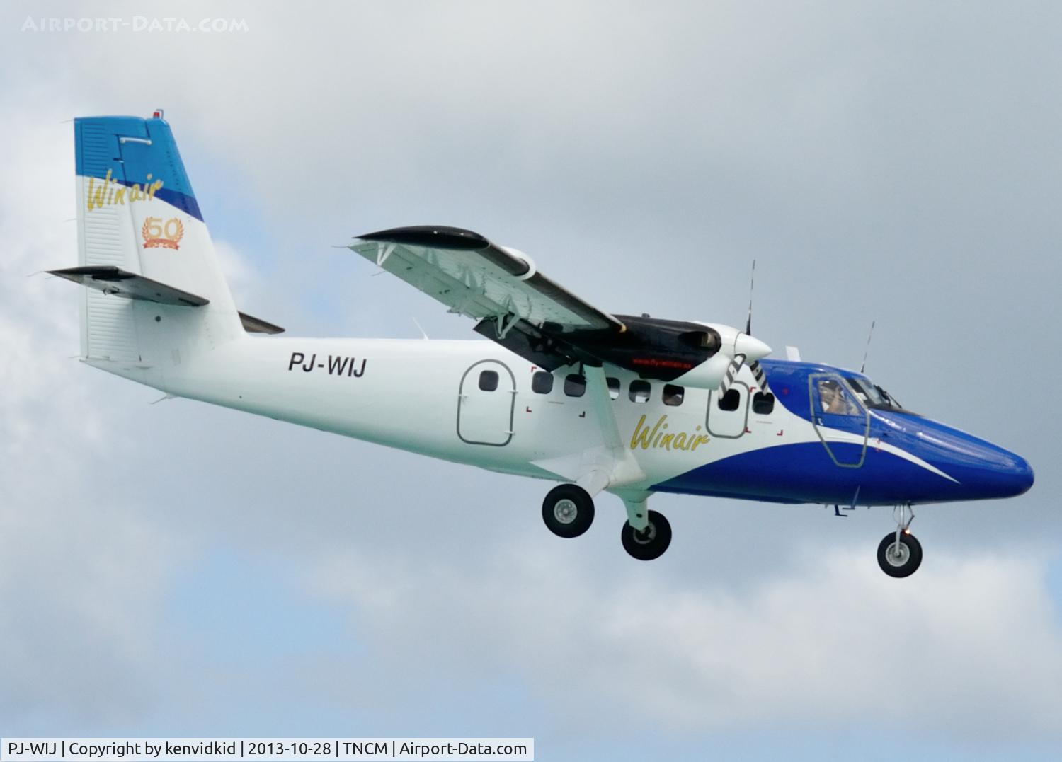 PJ-WIJ, 1977 De Havilland Canada DHC-6-300 Twin Otter C/N 533, On short finals to St Maarten.