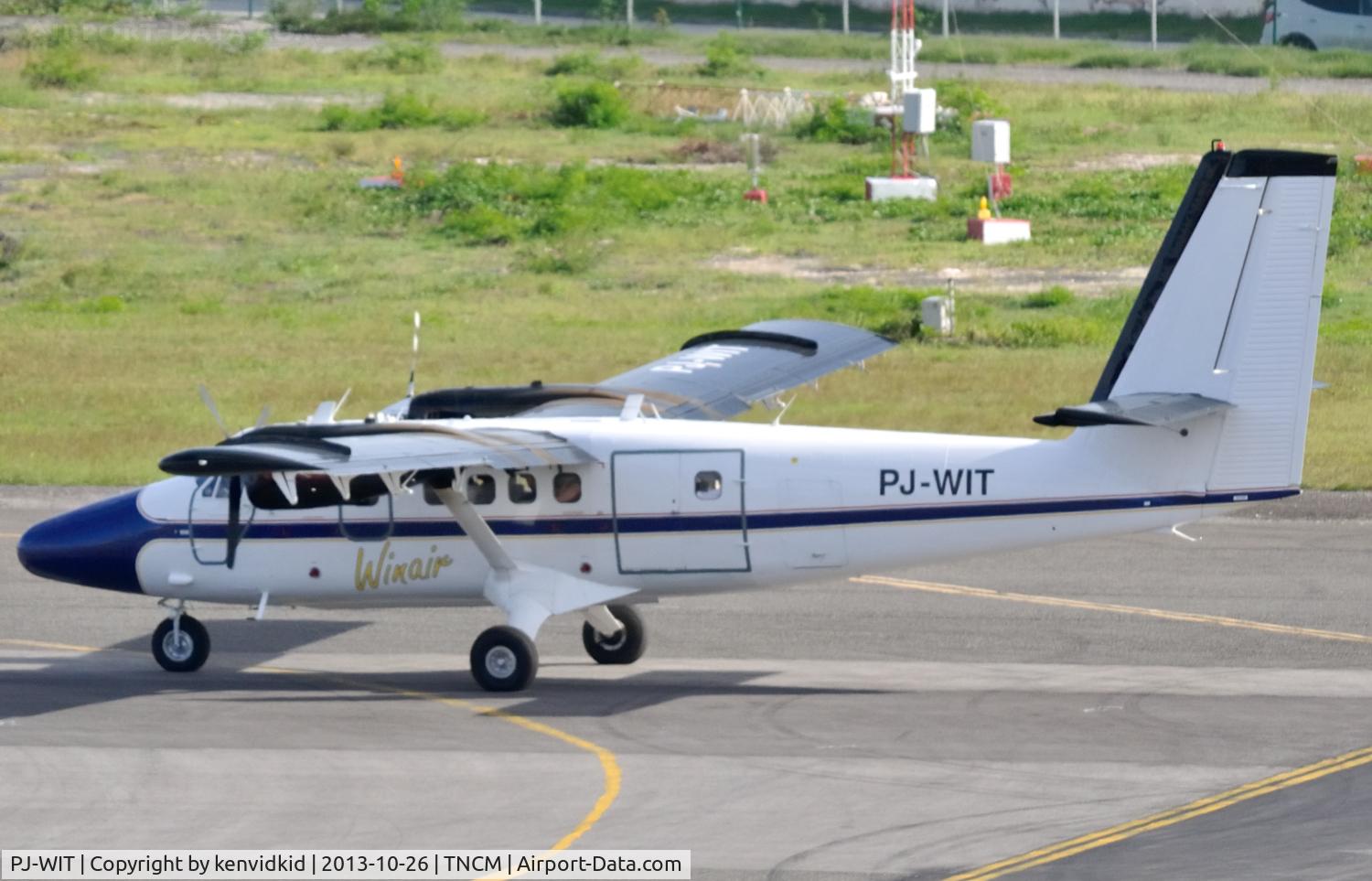 PJ-WIT, 1978 De Havilland Canada DHC-6-300 Twin Otter C/N 588, Departing St Maarten.