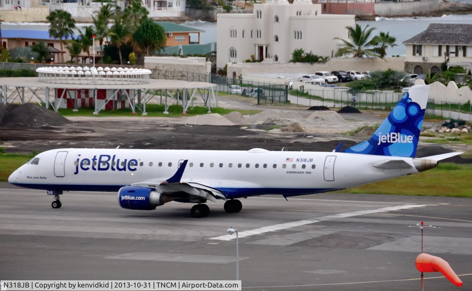 N318JB, 2010 Embraer ERJ-190-100 IGW 190AR C/N 19000364, Departing St Maarten.