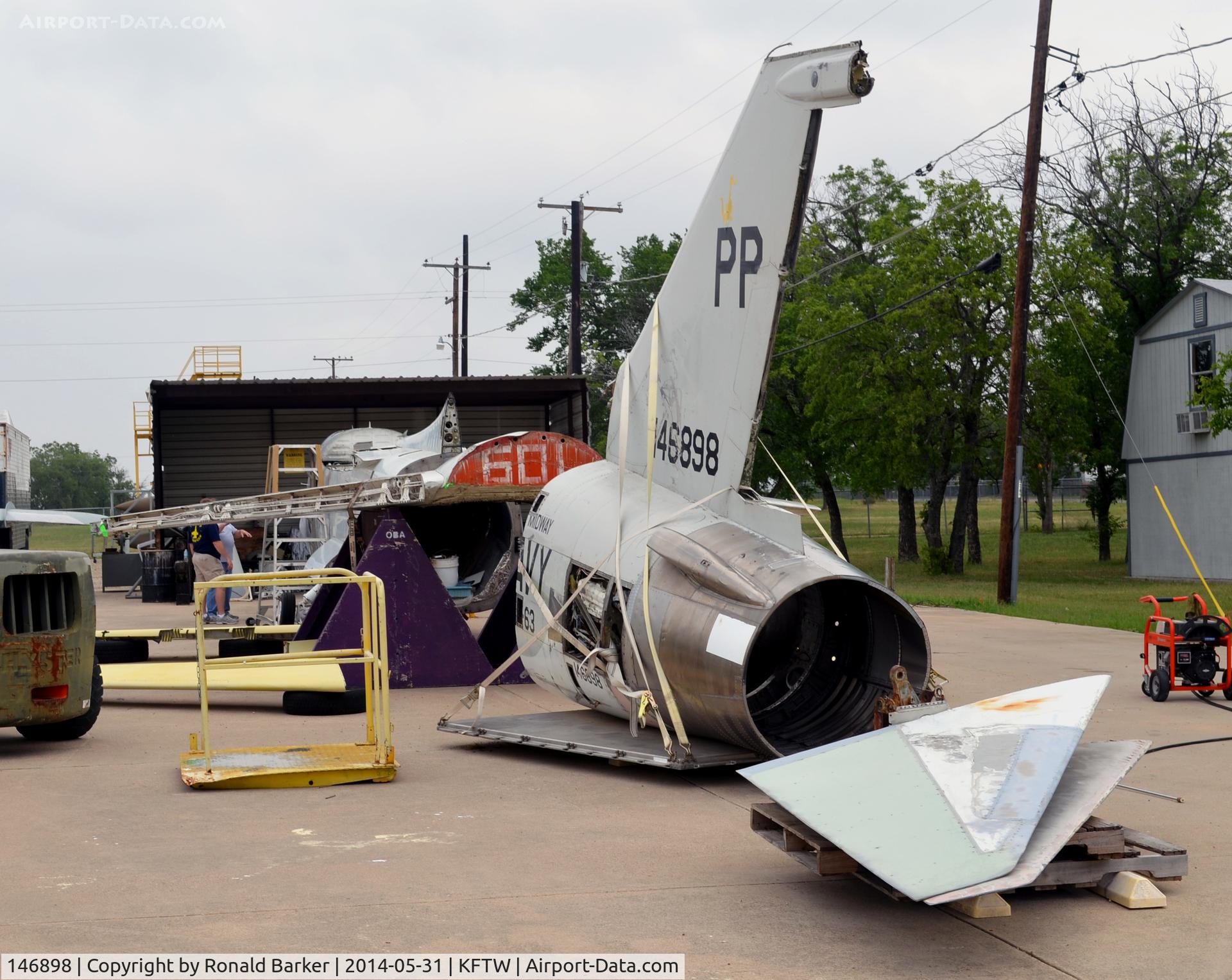 146898, Vought RF-8G Crusader C/N 728, Fort Worth Aviation Museum