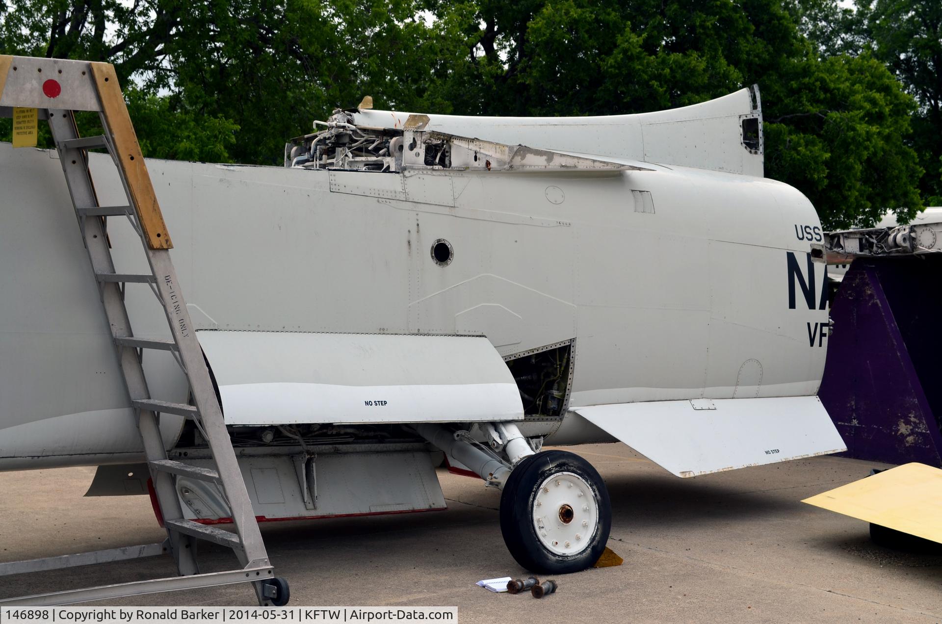 146898, Vought RF-8G Crusader C/N 728, Fort Worth Aviation Museum
