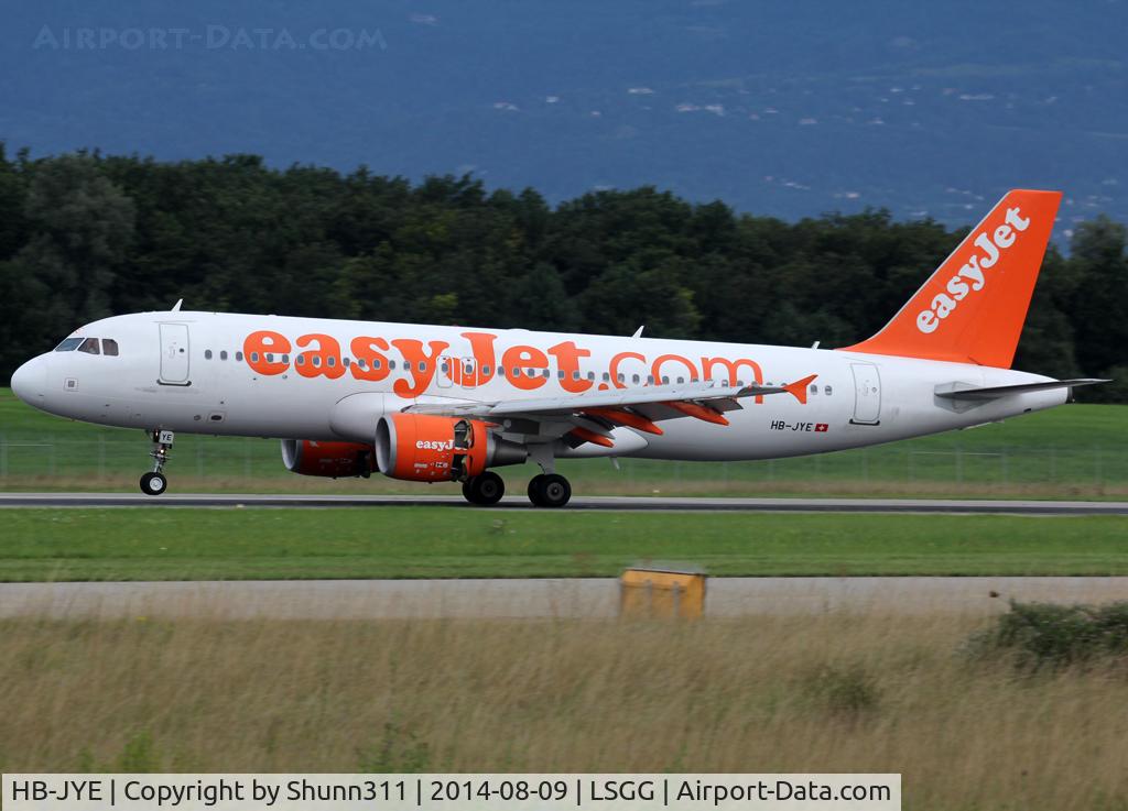 HB-JYE, 2009 Airbus A320-214 C/N 4006, Landing rwy 23