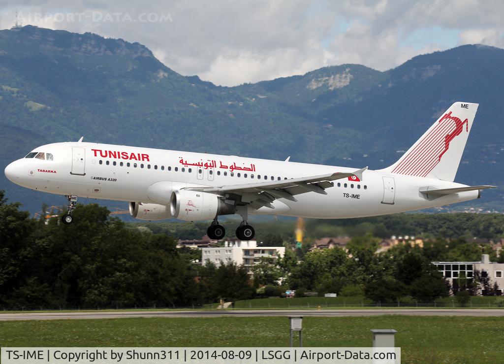 TS-IME, 1990 Airbus A320-211 C/N 123, Landing rwy 23