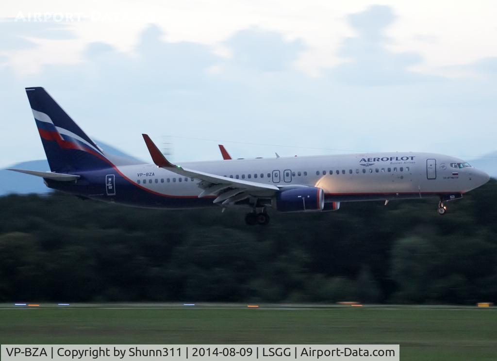VP-BZA, 2014 Boeing 737-8LJ C/N 41198, Landing rwy 23