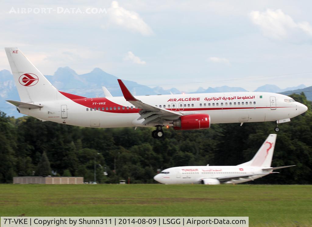 7T-VKE, 2010 Boeing 737-8D6 C/N 40859, Landing rwy 23