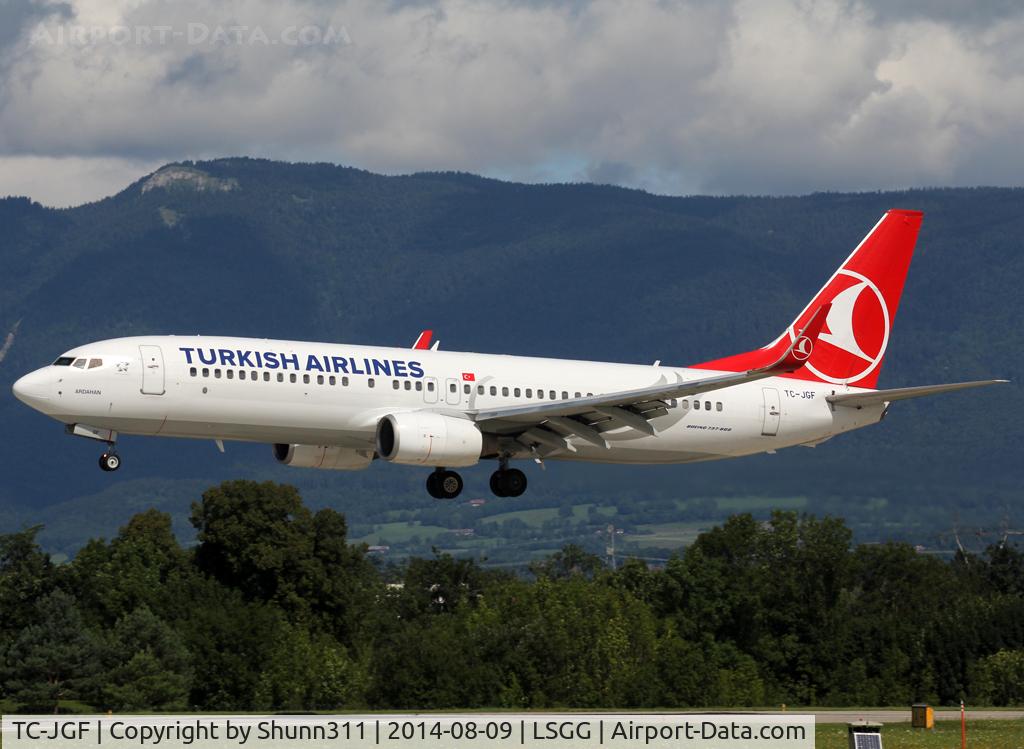 TC-JGF, 2002 Boeing 737-8F2 C/N 29790, Landing rwy 23