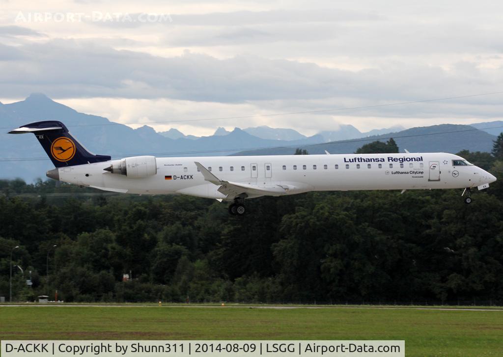 D-ACKK, 2006 Bombardier CRJ-900LR (CL-600-2D24) C/N 15094, Landing rwy 23