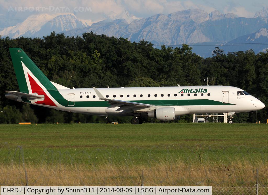 EI-RDJ, 2012 Embraer 175LR (ERJ-170-200LR) C/N 17000342, Ready for take off rwy 23