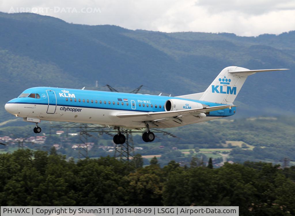 PH-WXC, 1996 Fokker 70 (F-28-0070) C/N 11574, Landing rwy 23