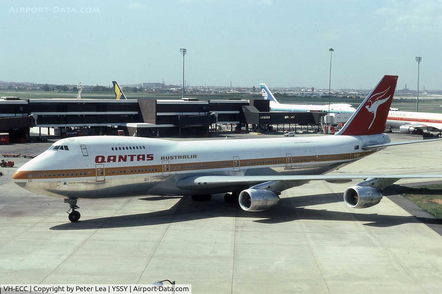 VH-ECC, 1980 Boeing 747-238B C/N 22615, Qantas Boeing 747-238SCD at Sydney Airport