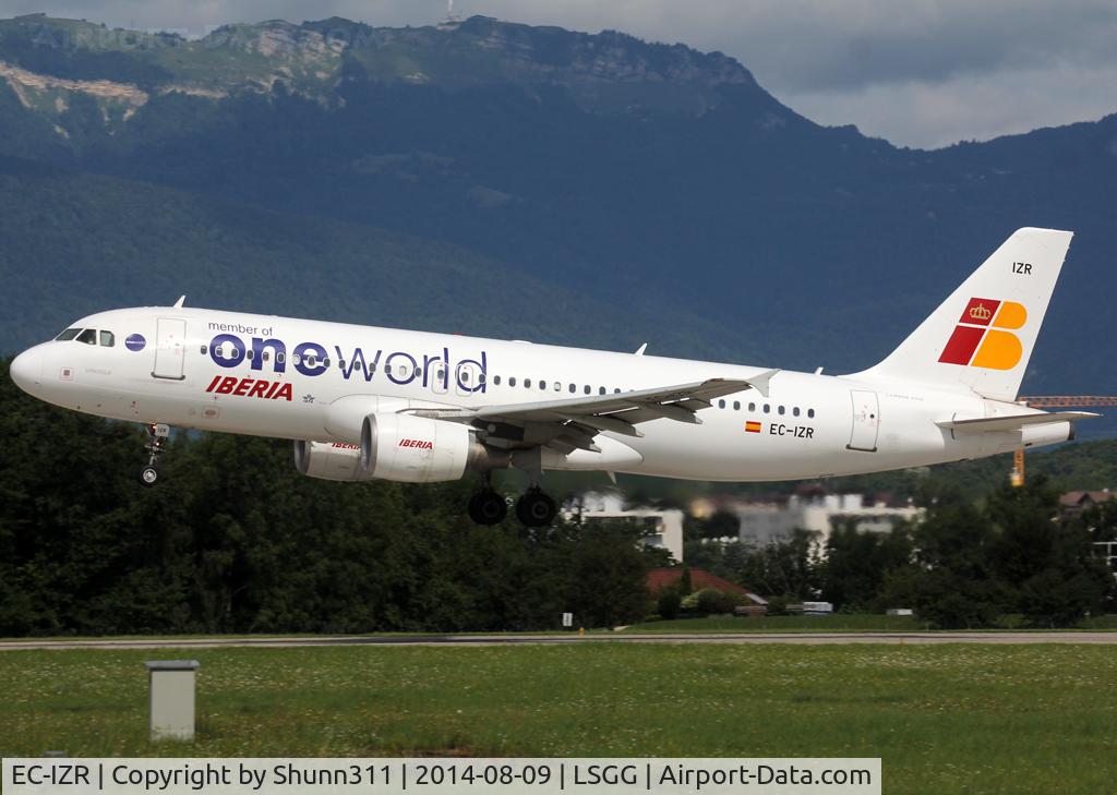 EC-IZR, 2004 Airbus A320-214 C/N 2242, Landing rwy 23 in One World c/s