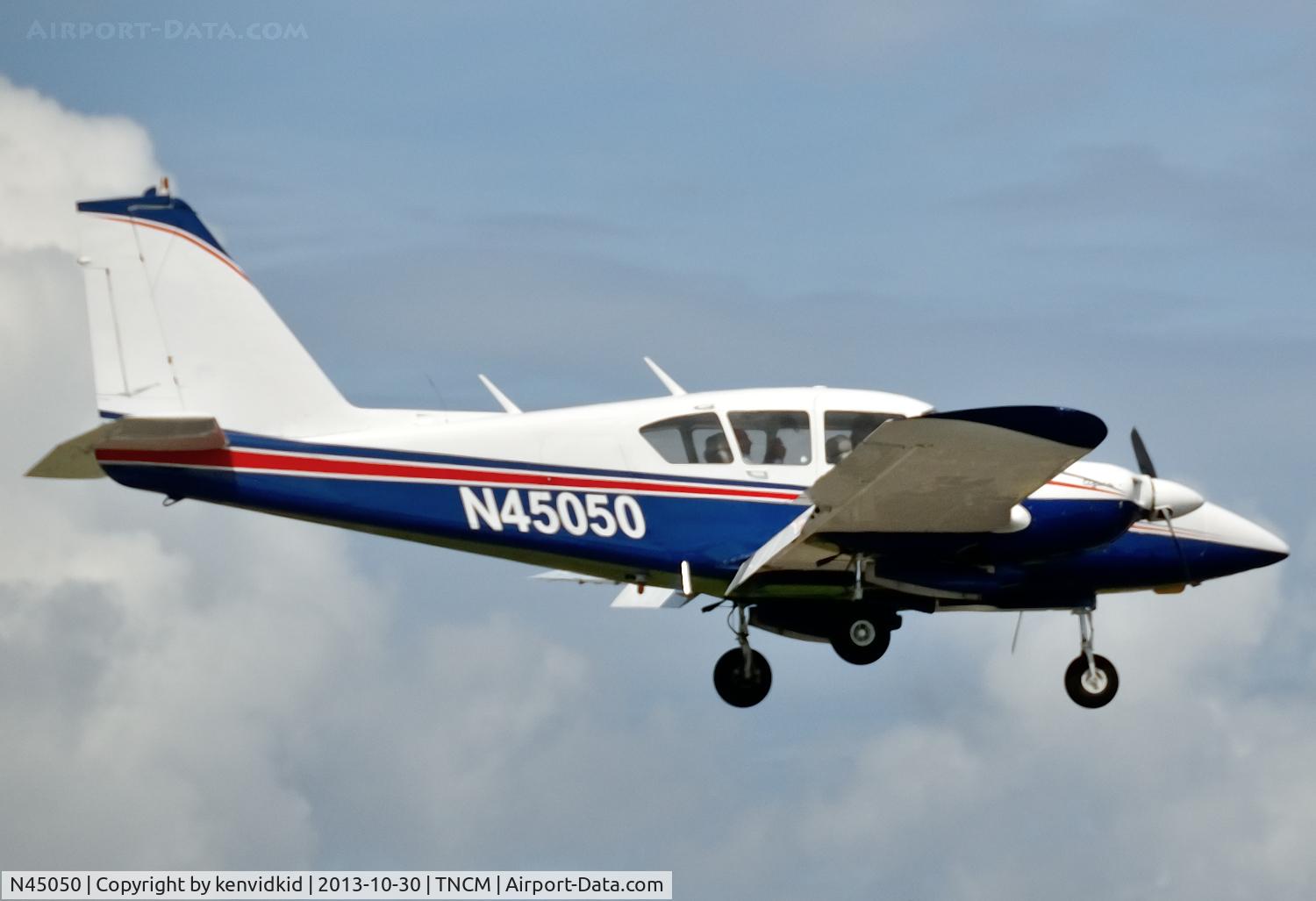 N45050, 1969 Piper PA-23-250 C/N 27-4271, On short finals at St Maarten.