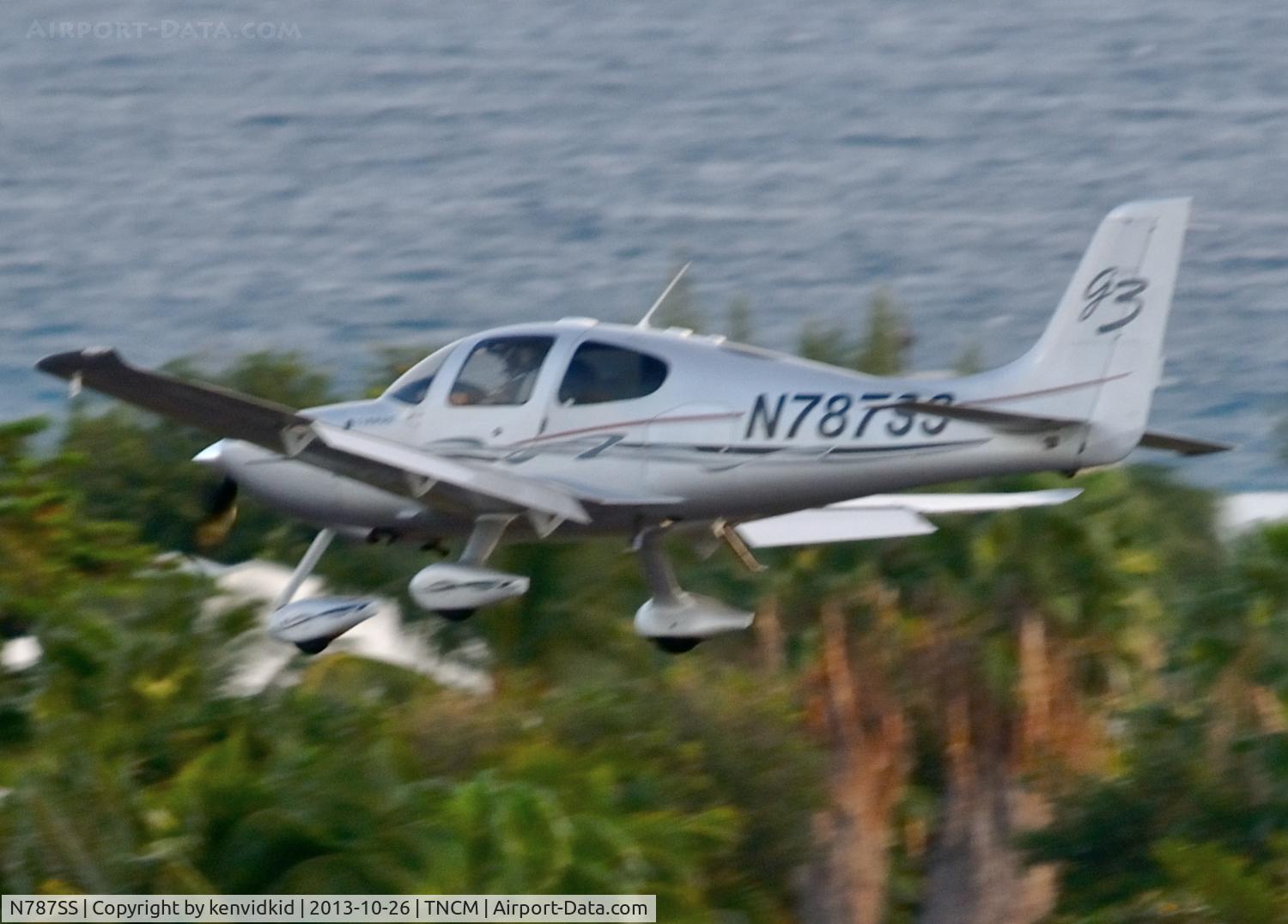 N787SS, 2007 Cirrus SR22 G3 GTS C/N 2505, On short finals at St Maarten.