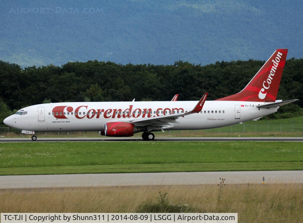 TC-TJI, 2002 Boeing 737-8S3 C/N 29246, Taking off from rwy 23