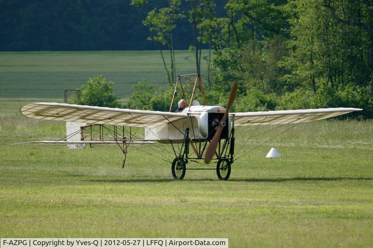F-AZPG, Bleriot XI-2 Replica C/N SA-29, Blériot XI-2, Landing, La Ferté Alais Airfield (LFFQ) Air Show 2012