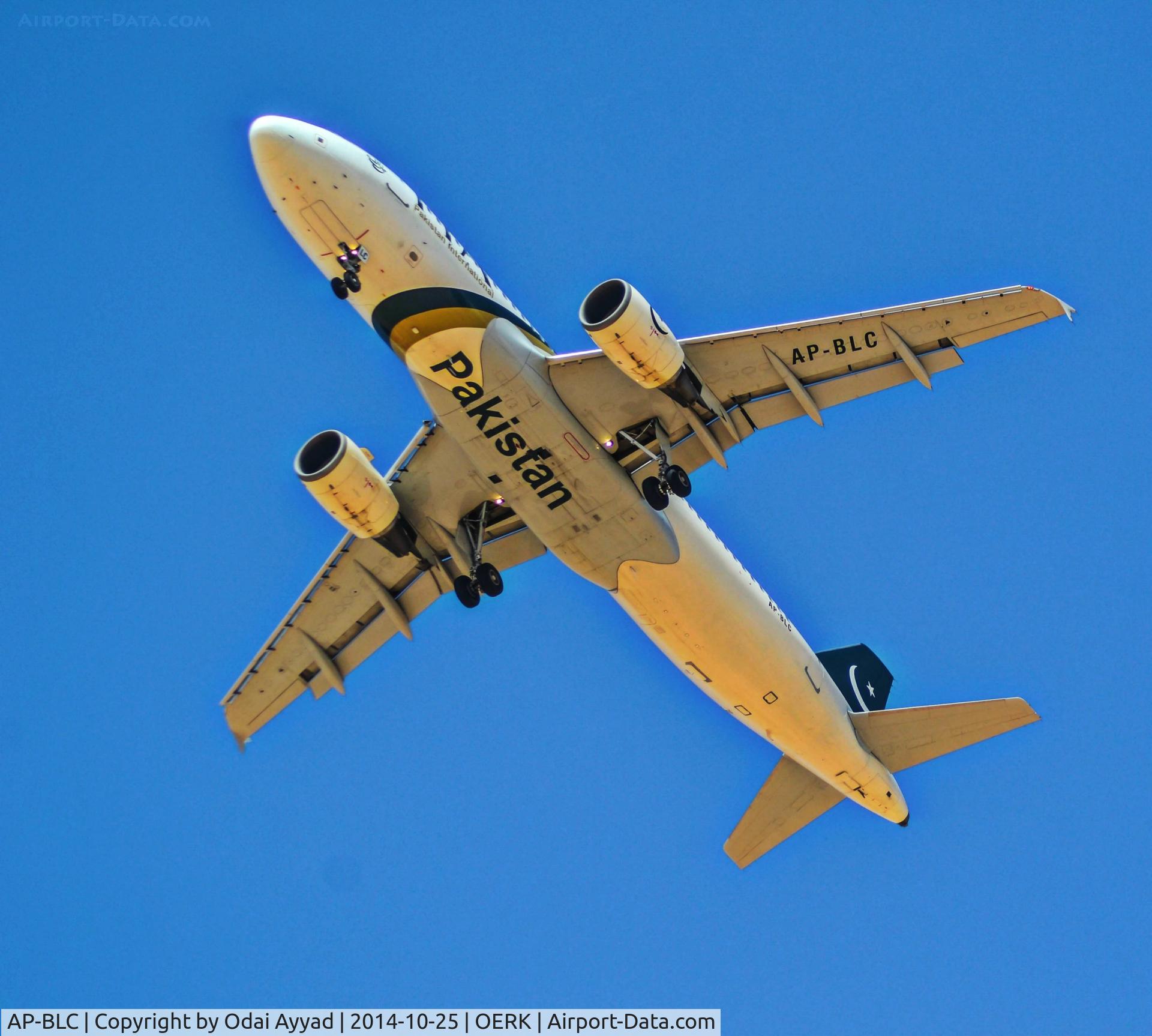 AP-BLC, 2004 Airbus A320-214 C/N 2212, Landing in riyadh airport