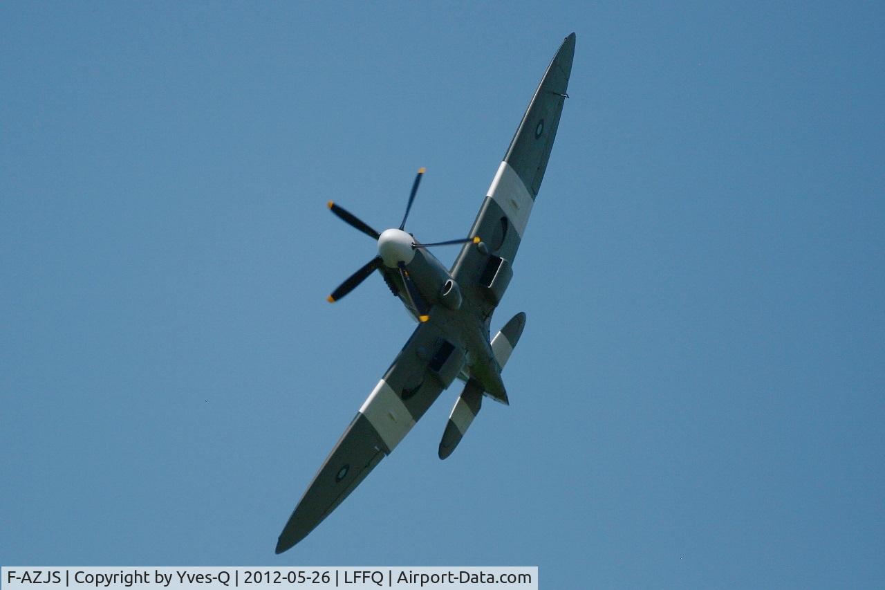 F-AZJS, 1944 Supermarine 389 Spitfire PR.XIX C/N 6S/585110, Supermarine Spitfire PR19 389, La Ferté Alais Airfield (LFFQ) Air Show 2012