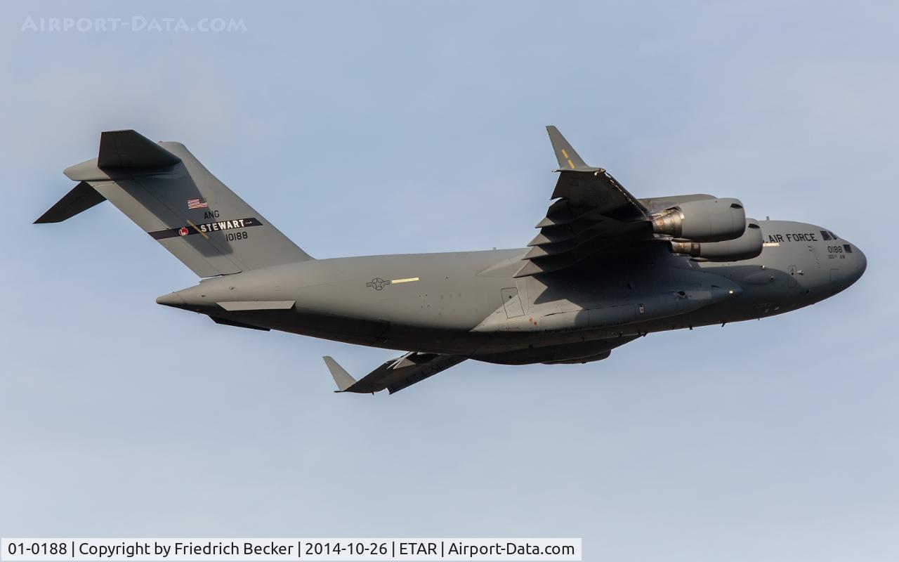 01-0188, 2001 Boeing C-17A Globemaster III C/N P-88, departure via RW09