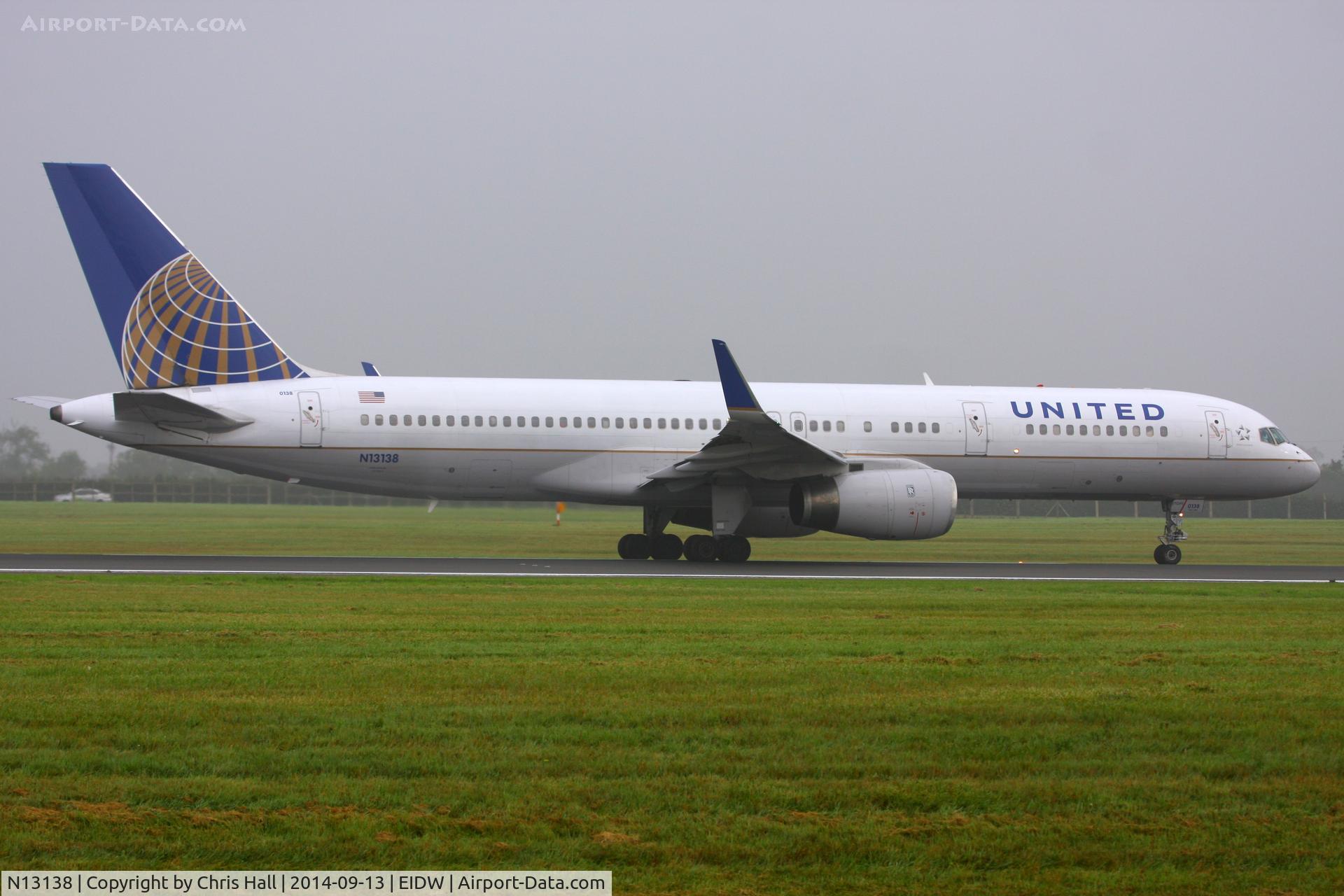 N13138, 1999 Boeing 757-224 C/N 30351, United