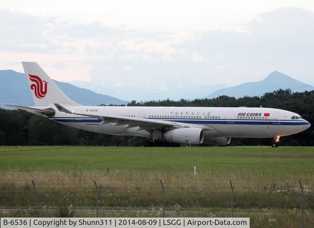 B-6536, 2011 Airbus A330-243 C/N 1260, Ready for departure rwy 23