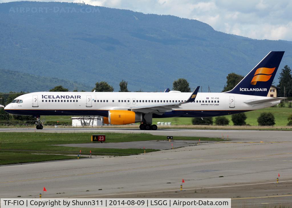 TF-FIO, 1999 Boeing 757-208 C/N 29436, Ready for departure rwy 23
