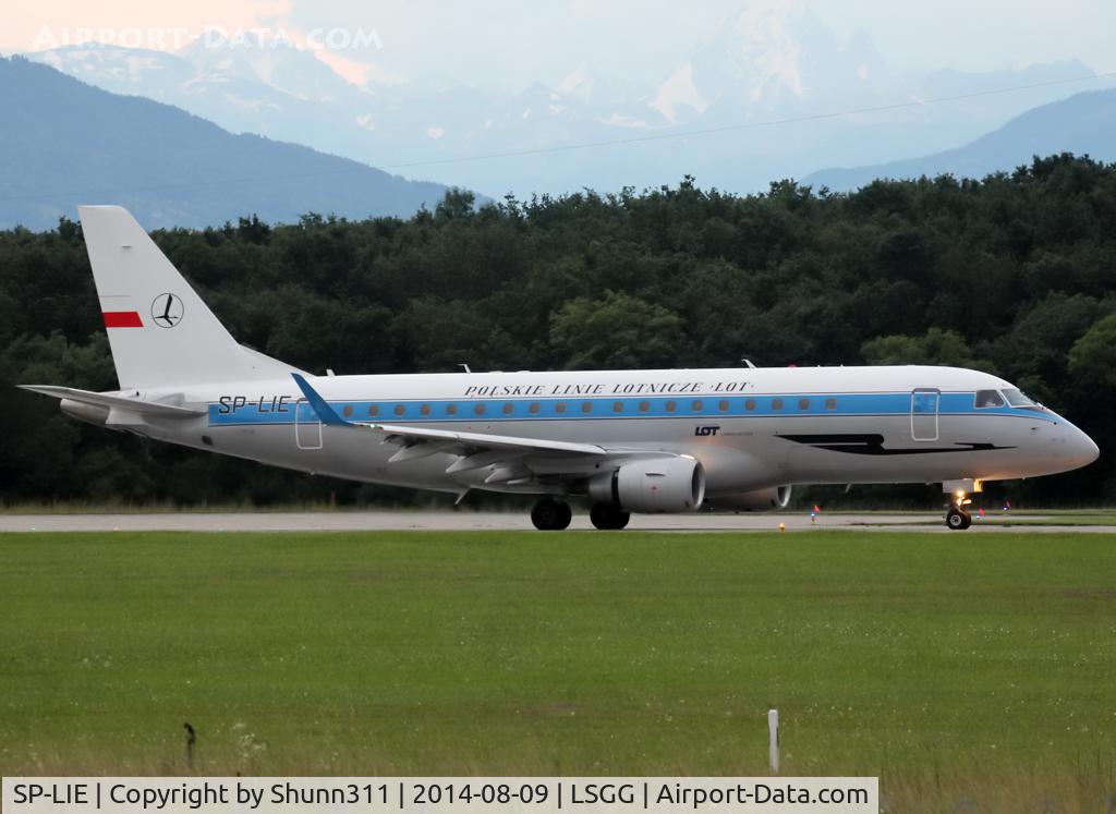 SP-LIE, 2006 Embraer 175LR (ERJ-170-200LR) C/N 17000153, Ready for take off rwy 23 in Retro c/s
