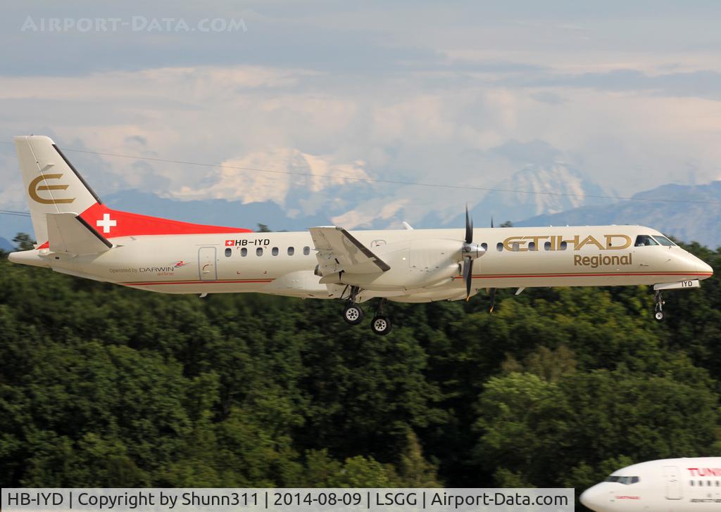 HB-IYD, 1998 Saab 2000 C/N 2000-059, Landing rwy 23
