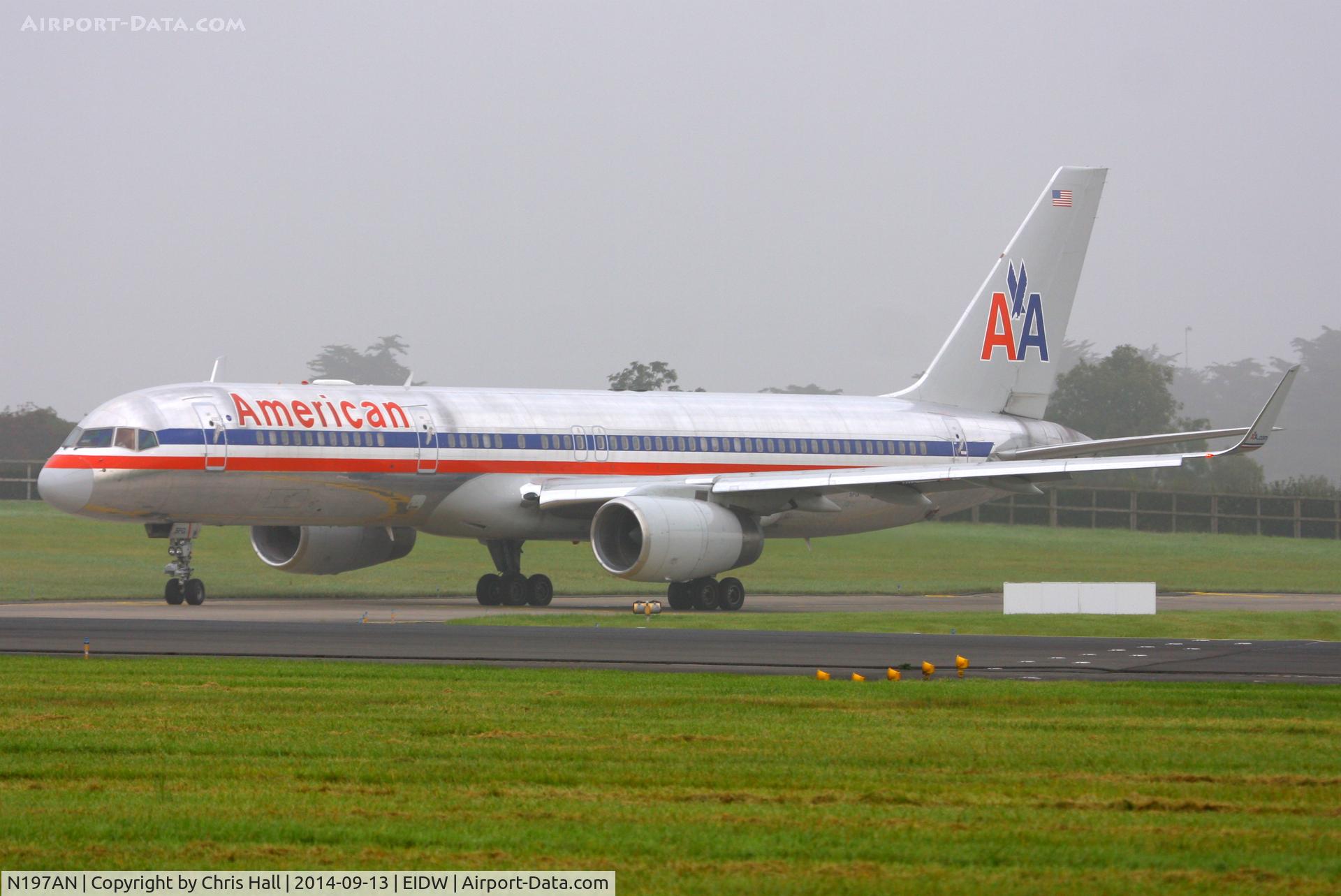 N197AN, 2001 Boeing 757-223 C/N 32391/988, American Airlines