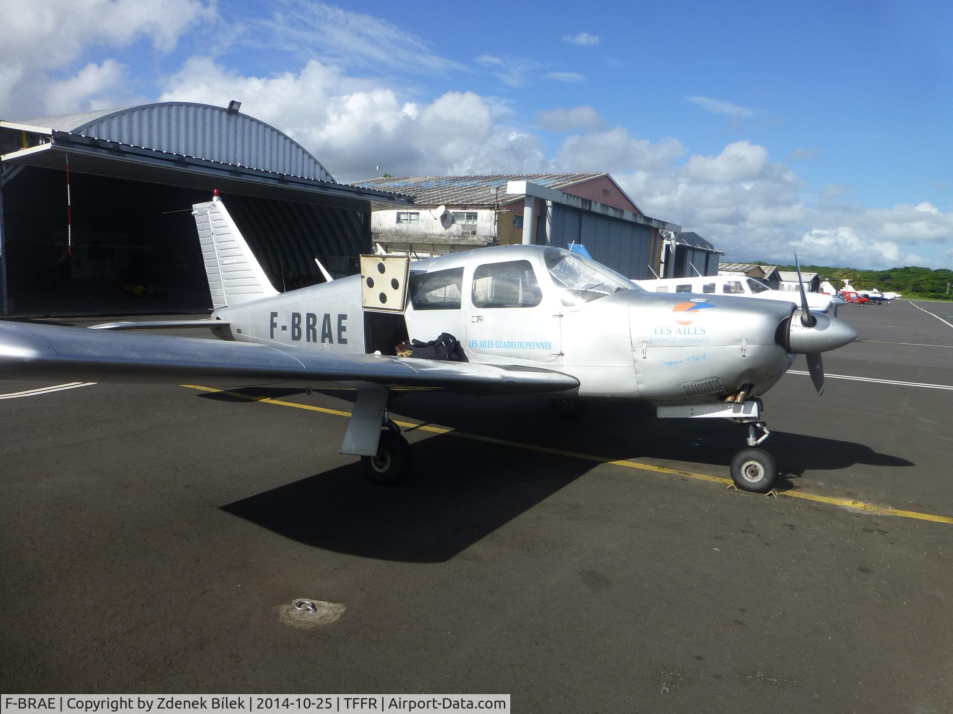 F-BRAE, Piper PA-28R-180 Cherokee Arrow C/N 28R30703, Before the flight