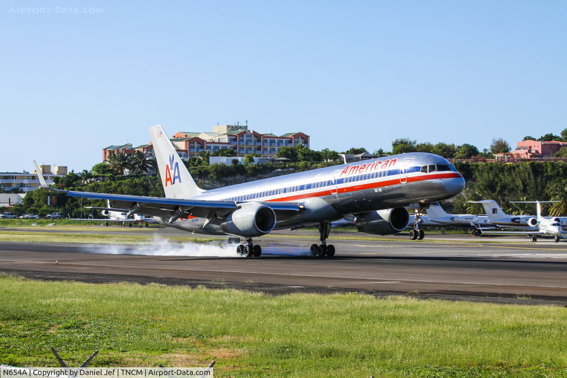 N654A, 1991 Boeing 757-223 C/N 24612, N654A