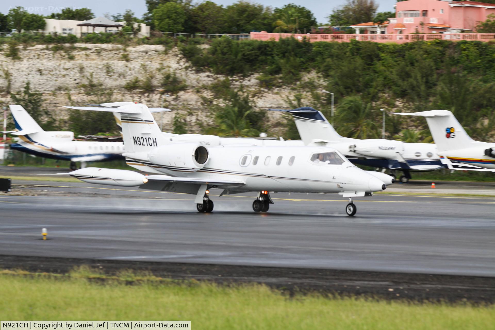 N921CH, 1979 Gates Learjet 35A C/N 228, N921CH