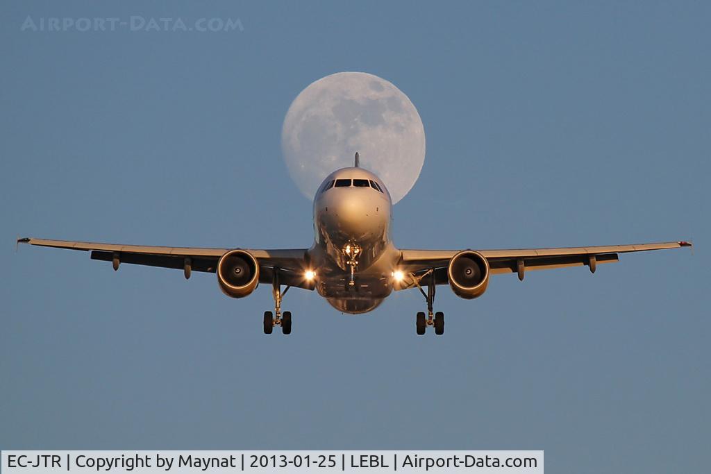 EC-JTR, 2006 Airbus A320-214 C/N 2798, Vueling and the moon