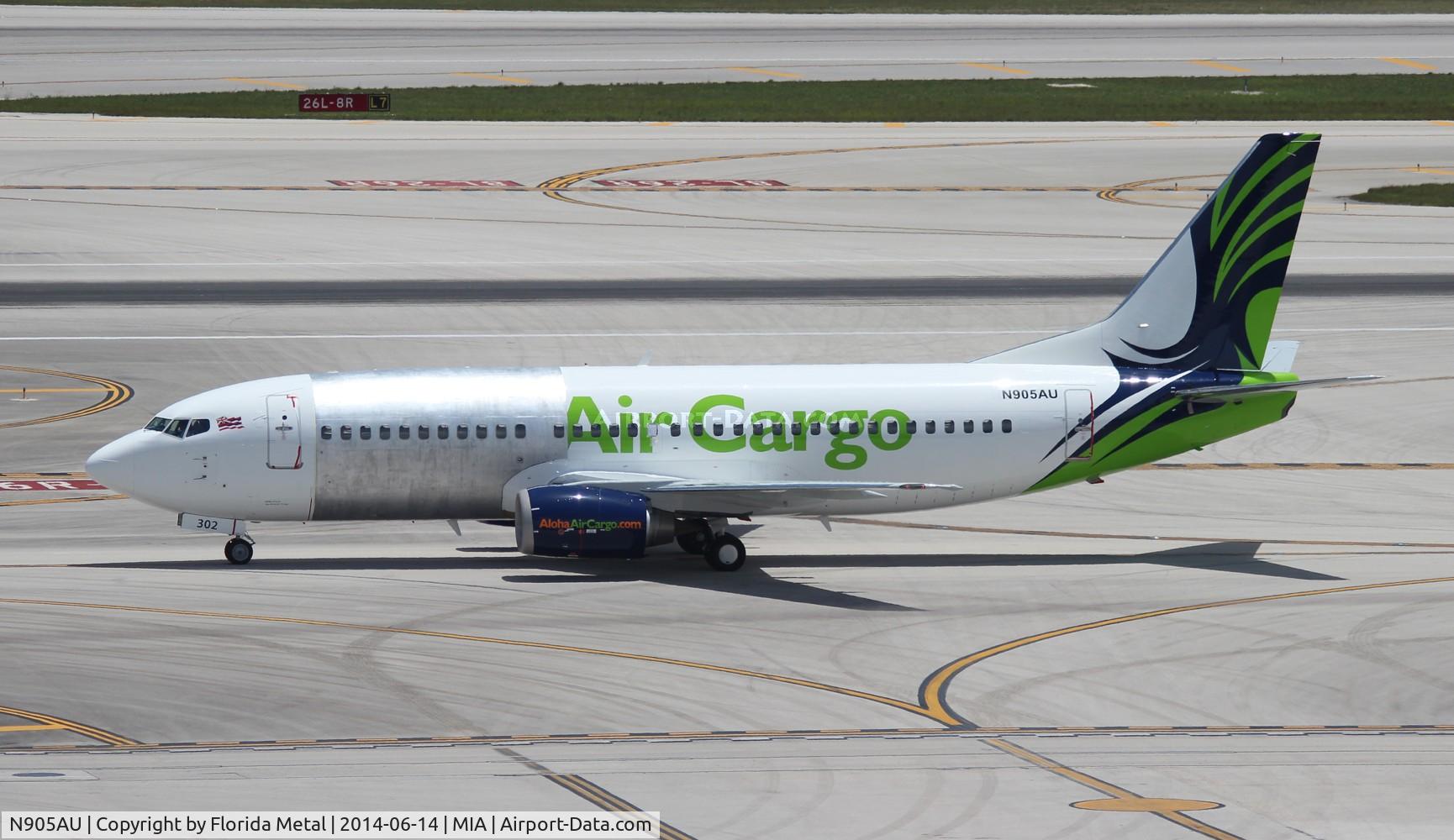N905AU, 1995 Boeing 737-330 C/N 27905, Aloha Air Cargo 737-300 just after having a cargo door fitted on has since been reregistered N302KH