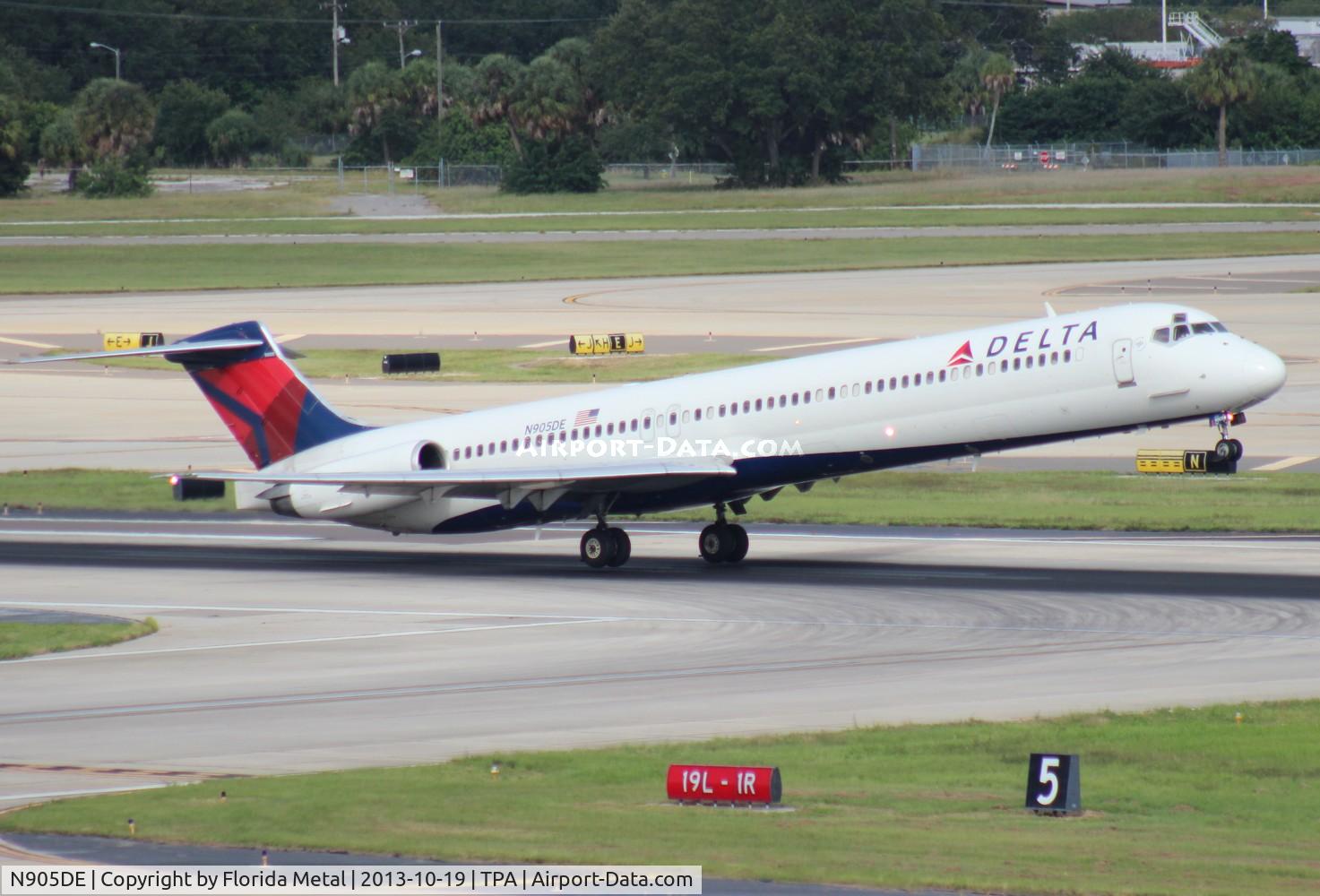 N905DE, 1992 McDonnell Douglas MD-88 C/N 53410, Delta MD-88